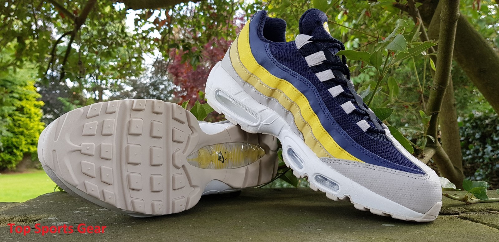 Nike Air Max 95 Essential Mens Trainers 