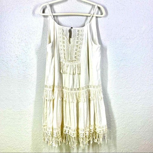 AMERICAN EAGLE OUTFITTERS Cream Lace 