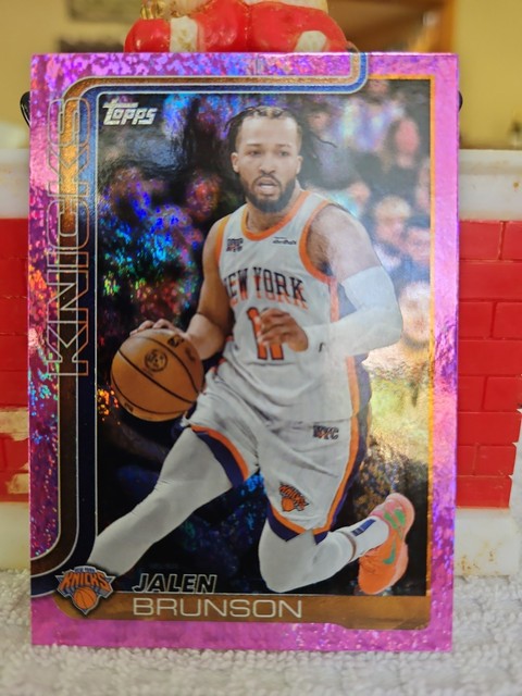 Topps 2025-26 Jalen Brunson #14 Purple Parallel New York Knicks