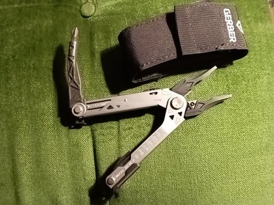 Gerber Multitool mit großem Messer Und langem Schraubendreher für Bits