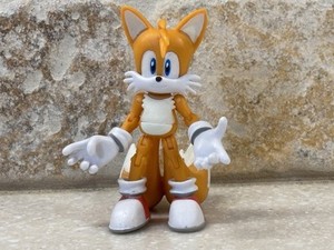 White Tails フィギュア セット Amazon.com: Sonic The Hedgehog Ultimate 6” Tails Collector