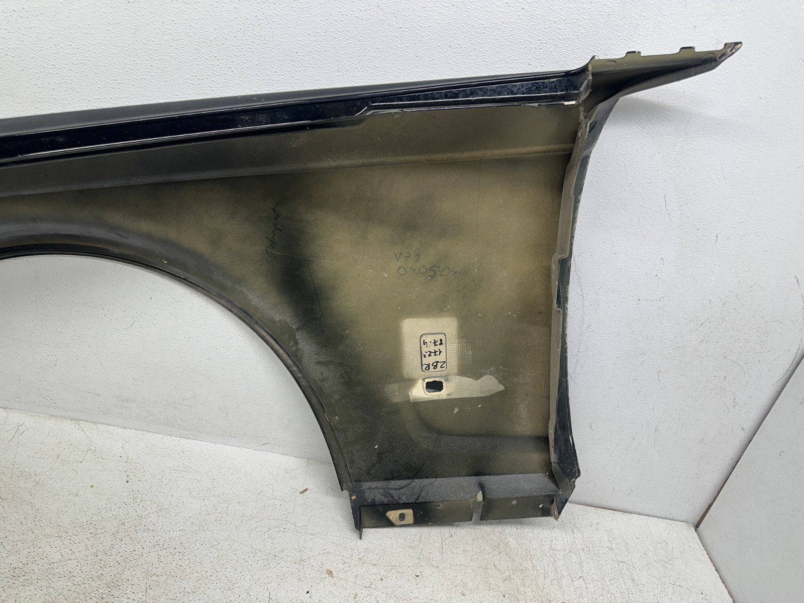 2004-2011 ROLLS ROYCE PHATOM FRONT RIGHT FENDER PASSENGER SIDE FENDER OEM Black