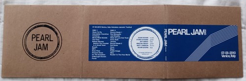 Pearl Jam 2CD Live Bootleg - Live from Venice, Italy, July 6th, 2010 - Picture 3 of 6