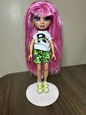 Avery Styles Rainbow High Fashion Doll Pink Wig With Tinsel Green Outfit