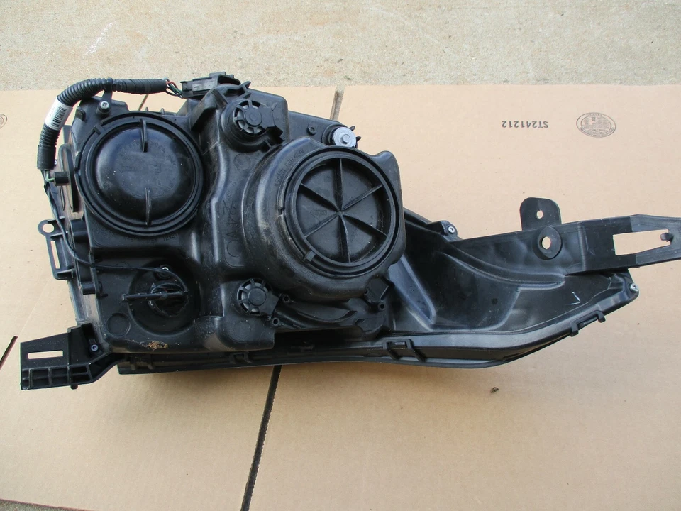 10 11 2012 2013 2014 2015 CADILLAC SRX FAROL HALOGÊNIO PASSAGEIRO DIREITO FABRICANTE DE EQUIPAMENTO ORIGINAL   - Imagem 4 de 4