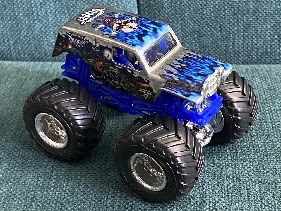 Lot Of 8 Vintage Matchbox Monster Jam Trucks Grave Digger Scooby El Toro Loco - Image 3 of 4