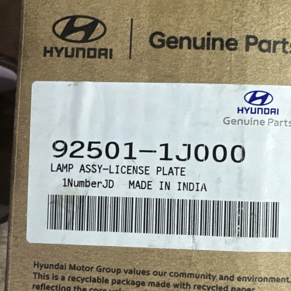 Genuine License plate lamp assembly for I20 Active 2015-2018 Aura i20 925011J000 - Image 3 of 3