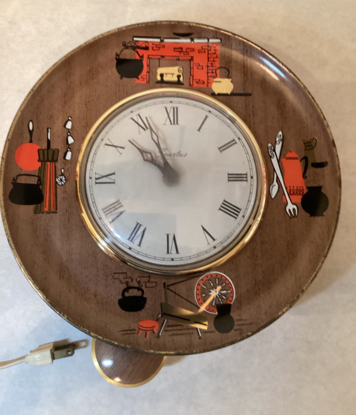 Vintage SPARTUS Kitchen Wall Clock Mid Century MCM DECOR for PARTS or REPAIR