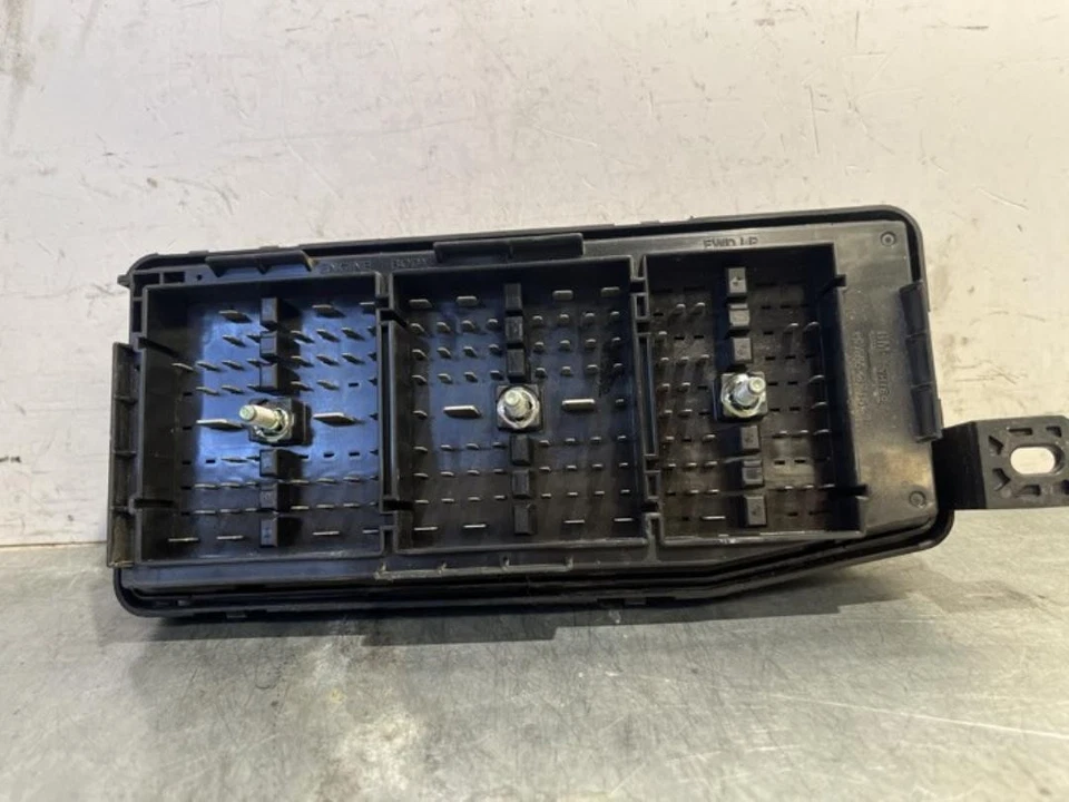 95471068 Caja Reles/Fusibles para CHEVROLET CAPTIVA 2.2 VCDi LT 2WD 112425 - Imagen 2 de 3