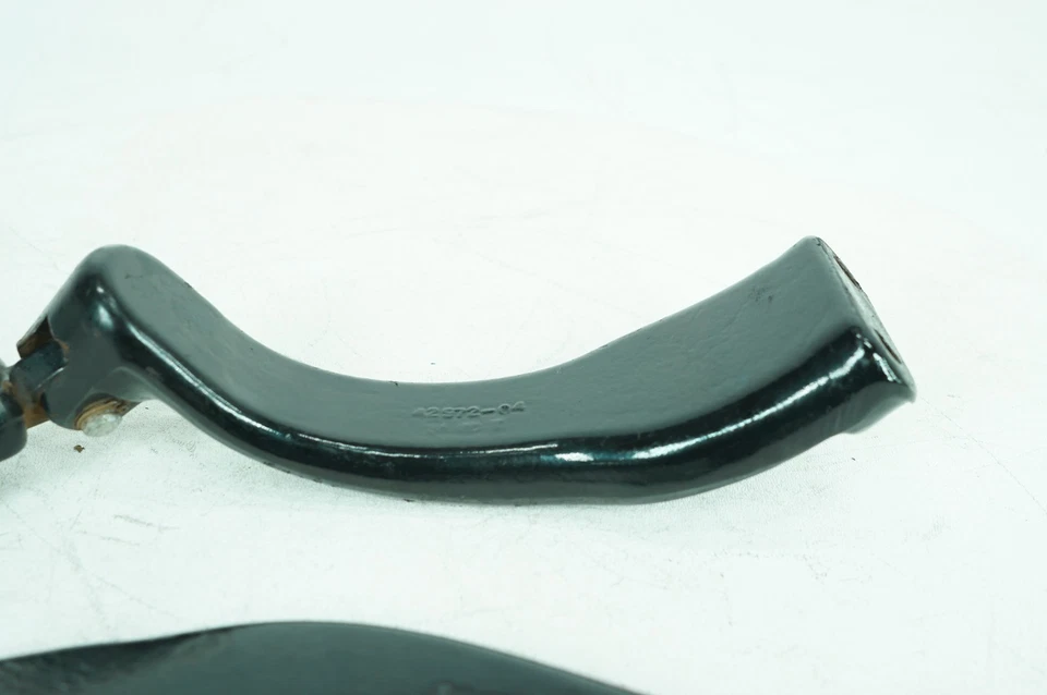 Оригинальные подножки для левшей и правшей для Harley Sportster XL883N 2010 годов выпуска - Изображение 3 из 4