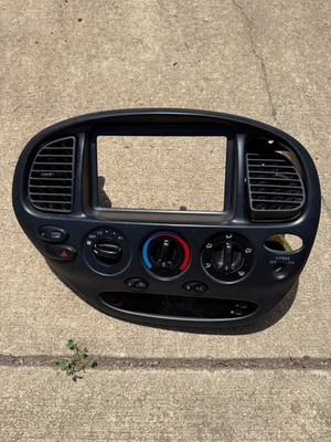 2000-2002 Toyota Tundra RWD Center Dash Radio Climate Control Bezel Trim Vents