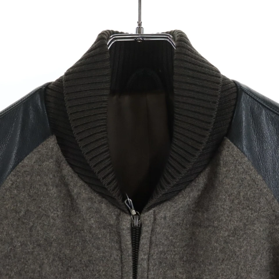 Chaqueta Blusa Stajan de Lana con Cremallera Brazo de Cuero de Vaca Gris Ab22-205 ATTACHMENT Usada Foto 3 de 4