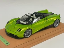 1/18 AutoArt Pagani Huayra Roadster Pearl Green on a custom Suede base 78288