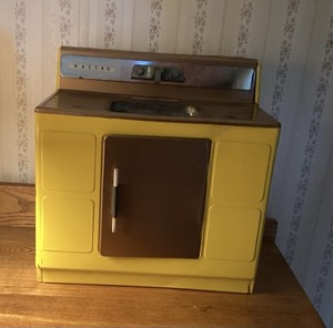 Vintage Nassau Tin Toy Kitchen  Sink Appliances