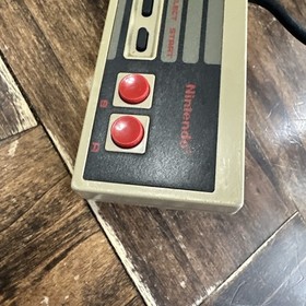 Authentic Nintendo NES Controller - Tested! NES-004