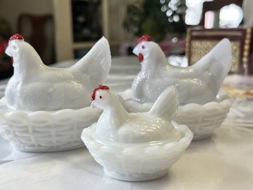 3 Vintage Westmoreland White Milk Glass Hen On A Nest Chicken Small Salt Cellars