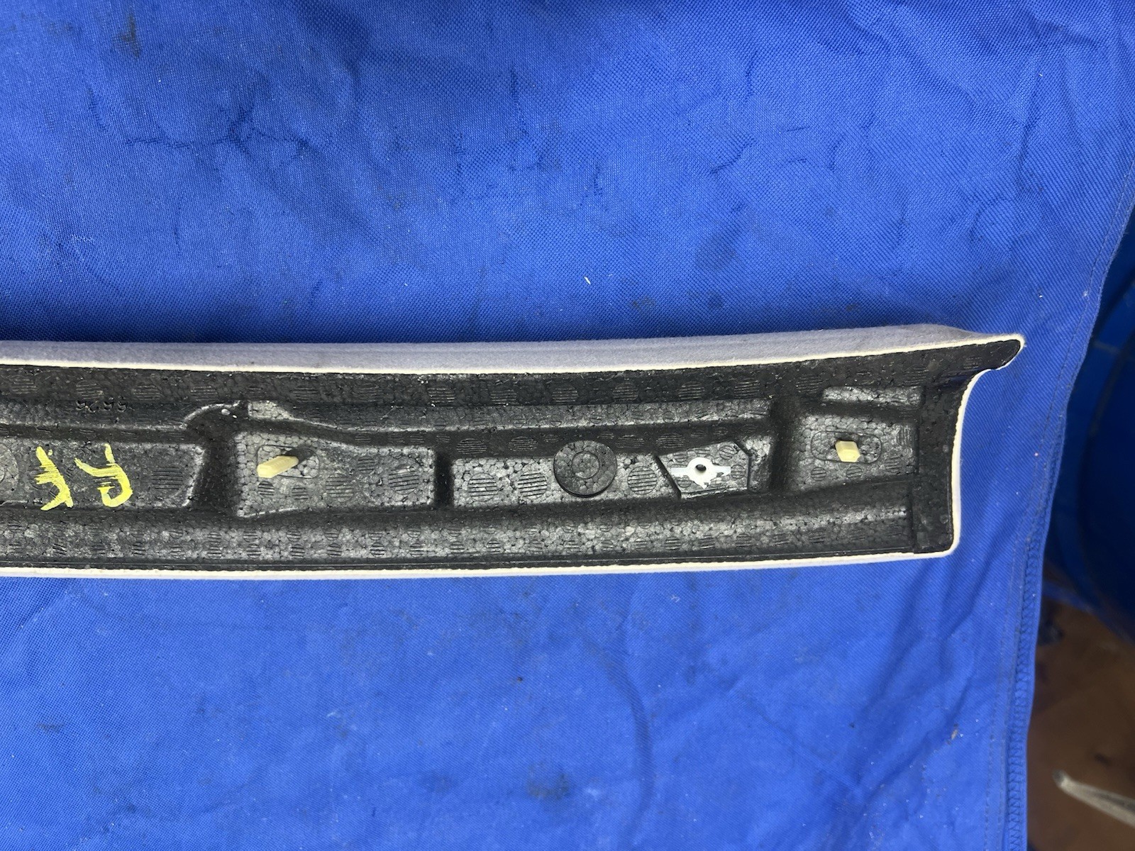 2003-2013 maserati quattroporte RH passengers front gray A-pillar trim panel OEM