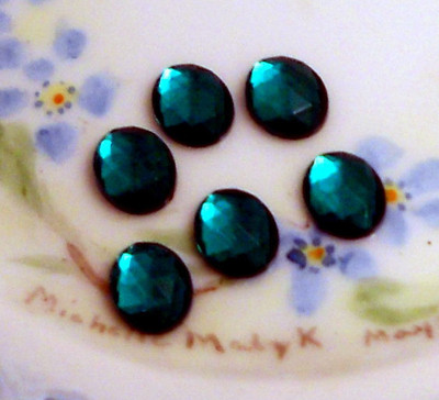 #196 Vintage Glass Cabochons Emerald  8x10mm Oval NOS Flat Mirrored Faceted