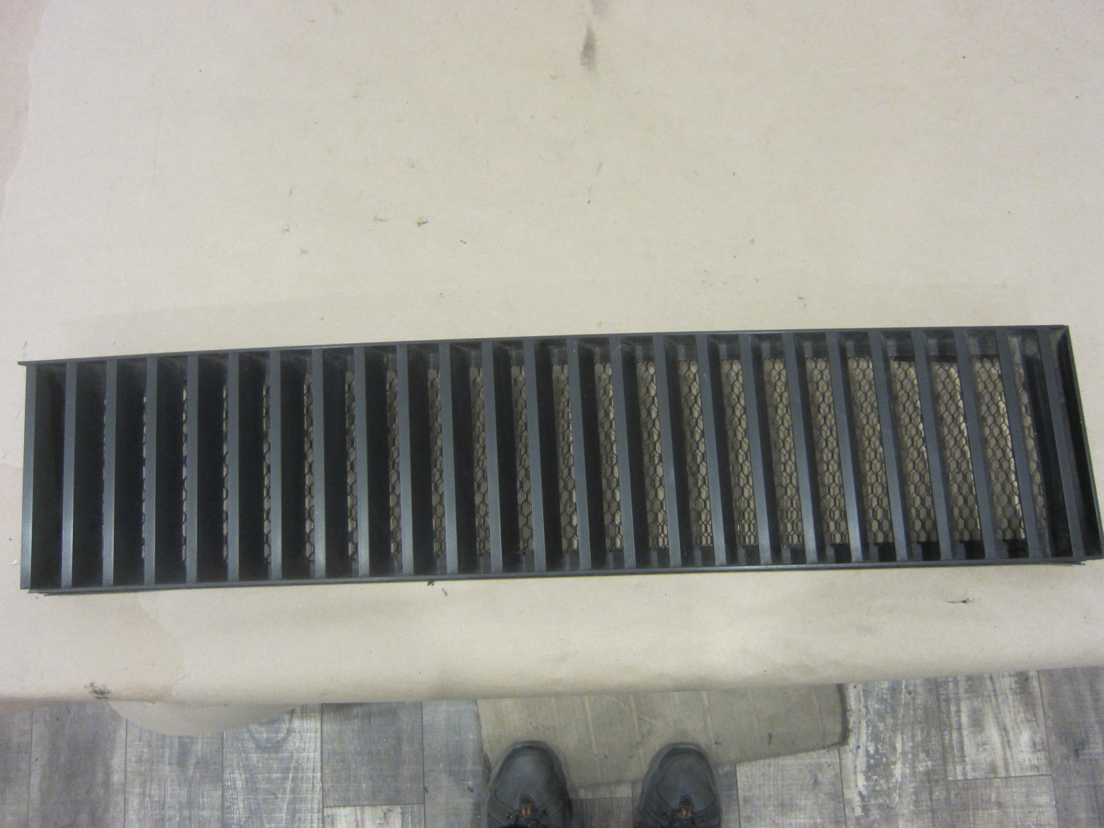 Ferrari Testarossa LH Side Engine Cover Top Grille Part# 61500100