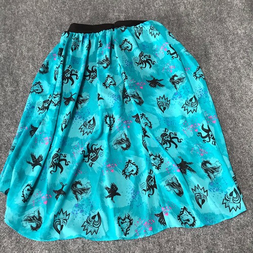 D-Signed Disney Descendants Skirt Medium Girls Pirates Sheer Studded Bike Shorts - Picture 4 of 10