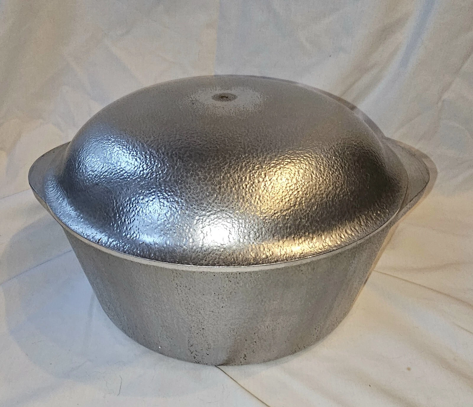 Vintage Hammered Aluminum Club Hammercraft 4.5 qt Dutch Oven Roaster No Knob