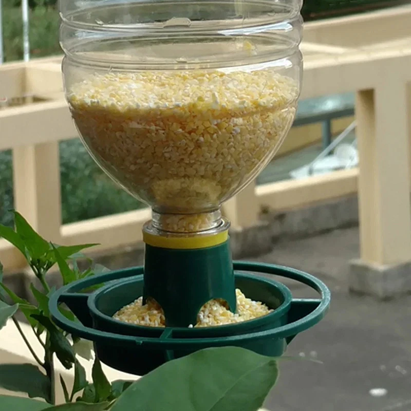 Outdoor Vogel Futterstation aus Kunststoff zur einfachen Samen Fütterung - Bild 4 von 4