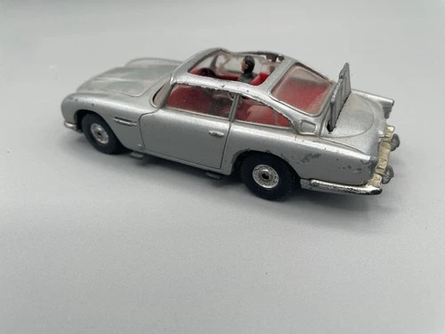 Corgi James Bond 007 Aston Martin DB5 Vintage Damaged