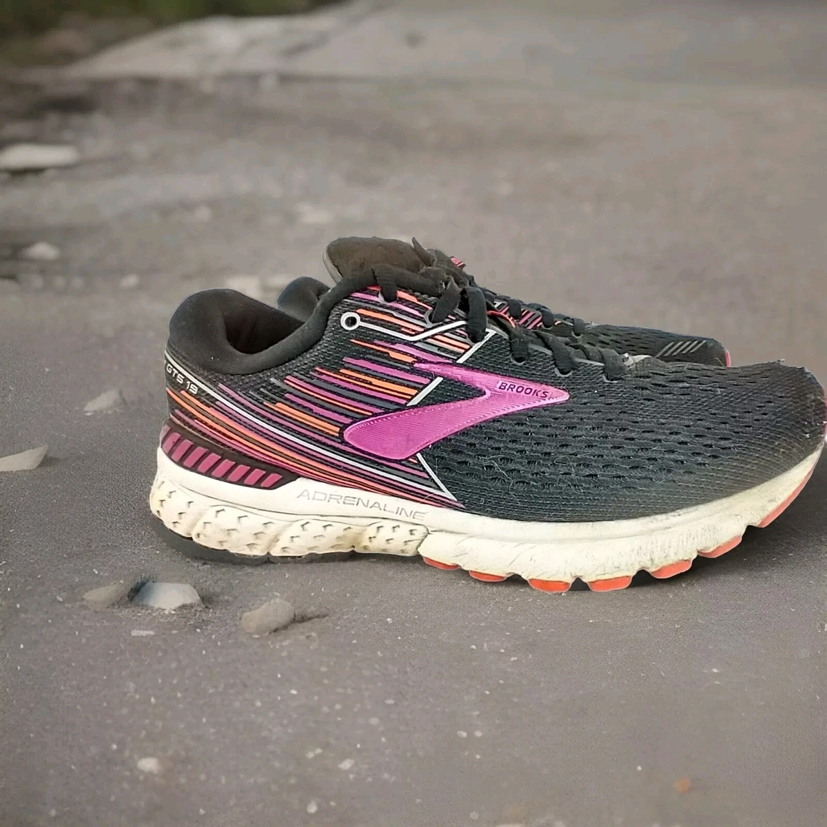 Brooks 9.5W Wide Athletic Running Shoes Adrenaline 19 DNA Track