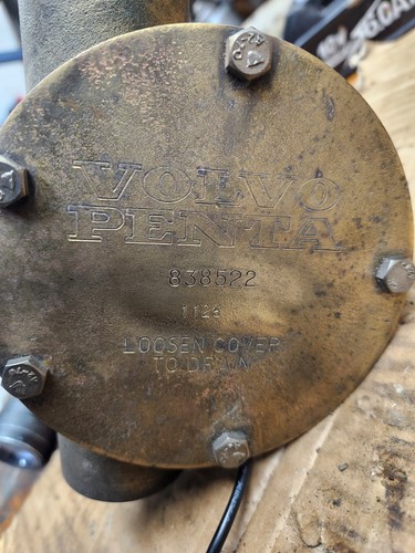 Volvo Penta Tamd 40 B Aqad40b Raw Water Pump 838522