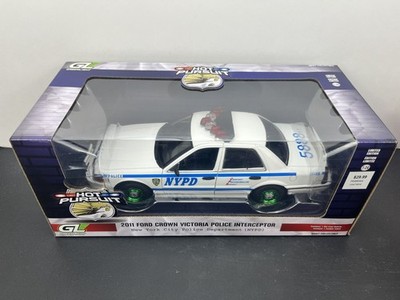 Greenlight Hot Pursuit CHASE 2011 Ford Crown Victoria Police