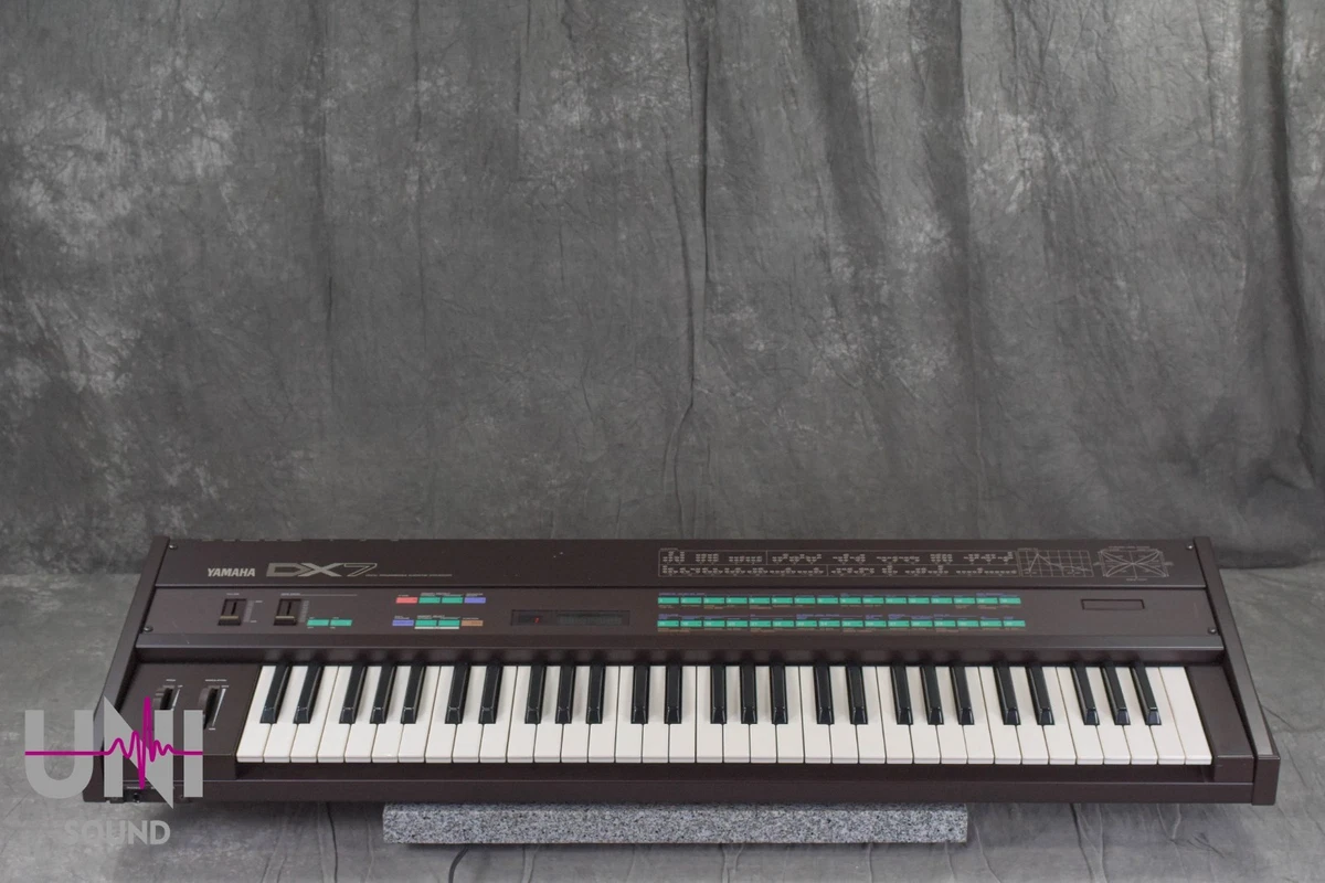 Yamaha DX7 シンセサイザーROM込み 稼働品 YAMAHA DX7 ROMカートリッジ2個付属 【キーボードマート新宿】【新宿店