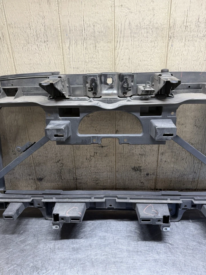 Conjunto de soporte de núcleo de radiador 15-18 GM SIERRA SILVERADO 1500 OEM Foto 3 de 4