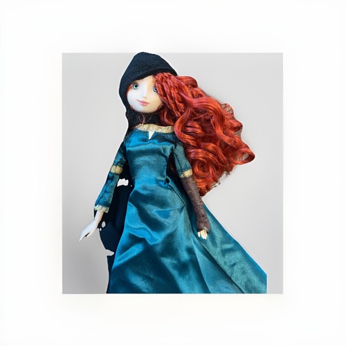 Disney Store Exclusive Brave Princess Merida Doll 11" green gown cape no shoes