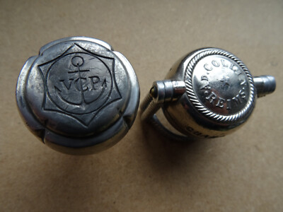 2 ALTE KAPPEN STOPPER CHAMPAGNER WITWE CLIQUOT PONSARDIN ET COLLIN-