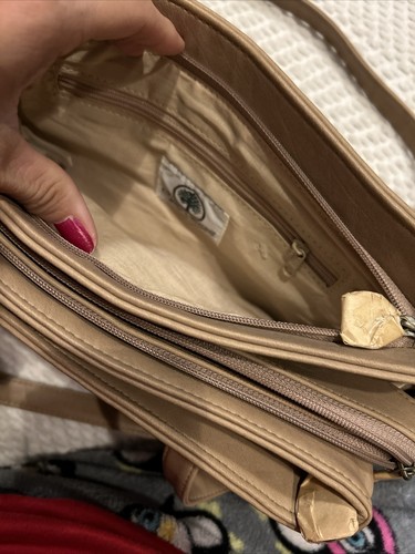 Hellbraune Zypresse Holz Damenhandtasche mit langen Riemen und mehreren Taschen Neu mit Etikett - Bild 7 von 7