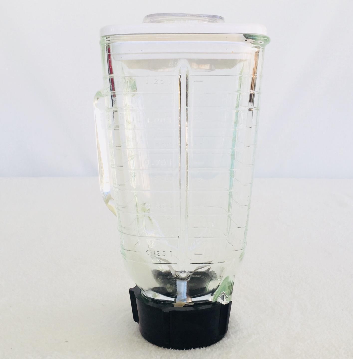 Oster Kitchen Center White 5 Cup Glass Blender Jar with Lid