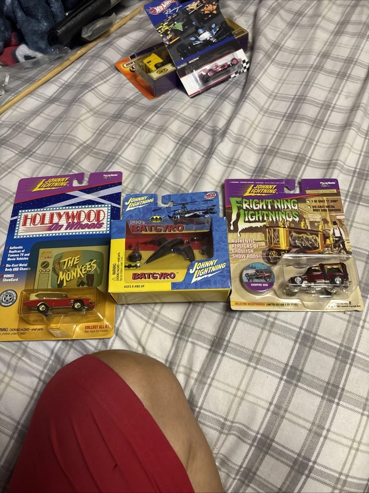 (2) Nuevo Johnny Lightning Hollywood sobre ruedas "Starsky and Hutch" Red Torino 1/64 Foto 4 de 4