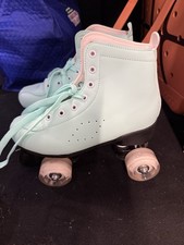 Roller skates/ Glowing Wheels Quad Skates / quad skates/ Size 8 women  s