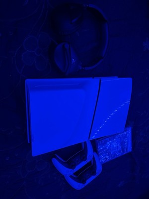 PS5 brand New The Tv Is Extra 200 And It Comes In With An Extra Controller