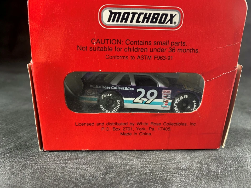 MATCHBOX #29 PHIL PARSONS NASCAR NUEVO EN CAJA 1992 WHITE ROSE WINSTON CUP DIECAST 1:64 Foto 2 de 4