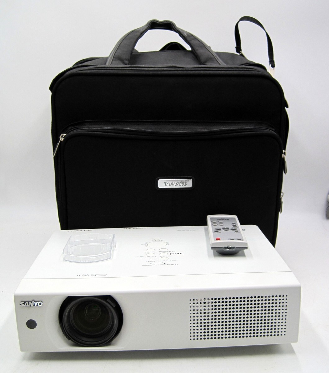 Sanyo PLC-XU105 Pro Xtrax Multiverse XGA Projector 4500 Sanyo PLC-XU105 Pro Xtrax Multiverse XGA Projector 4500