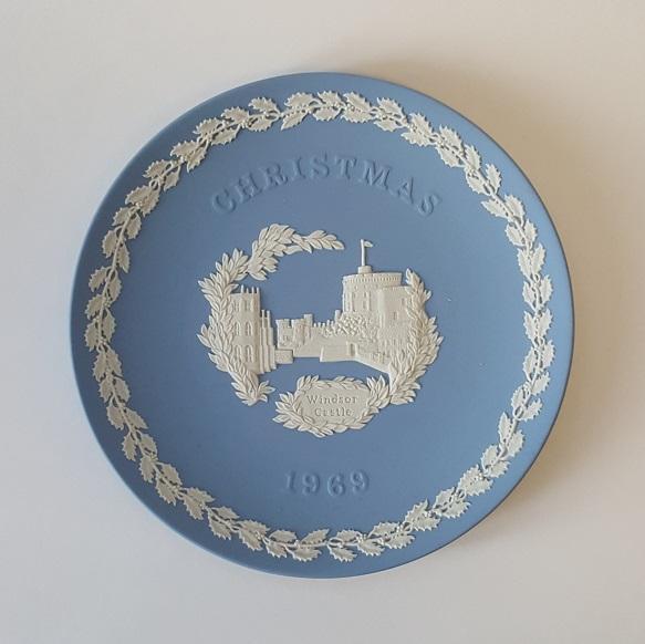  - ウェッジウッド  クリスマスAnniversary plate 1969 1969 Wedgwood Christmas plate Windsor Castle | Year 1969