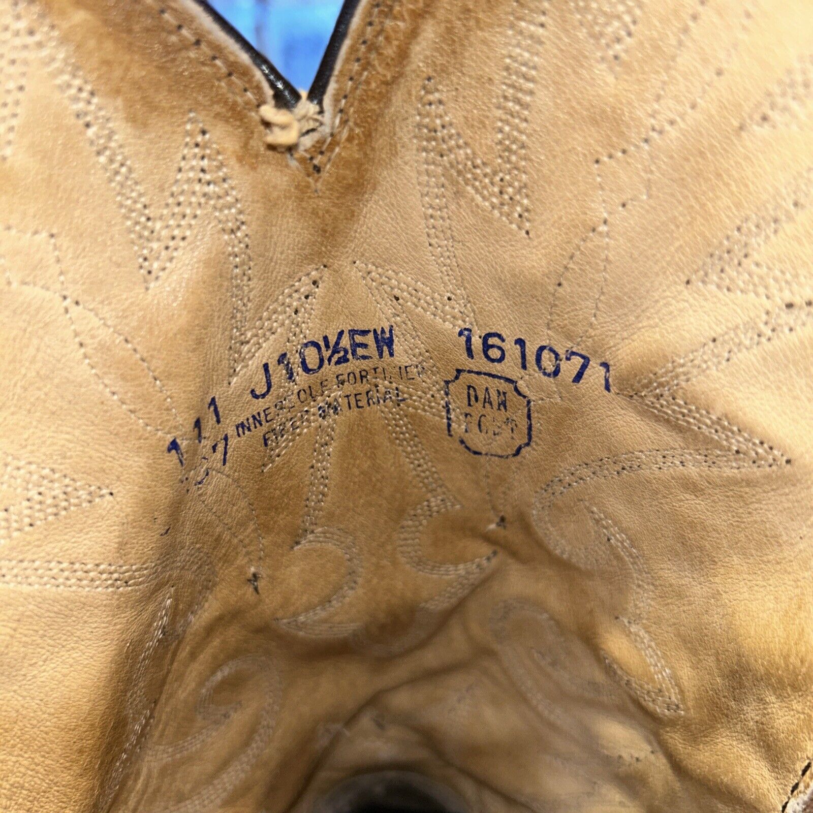 Foto 11 di 14