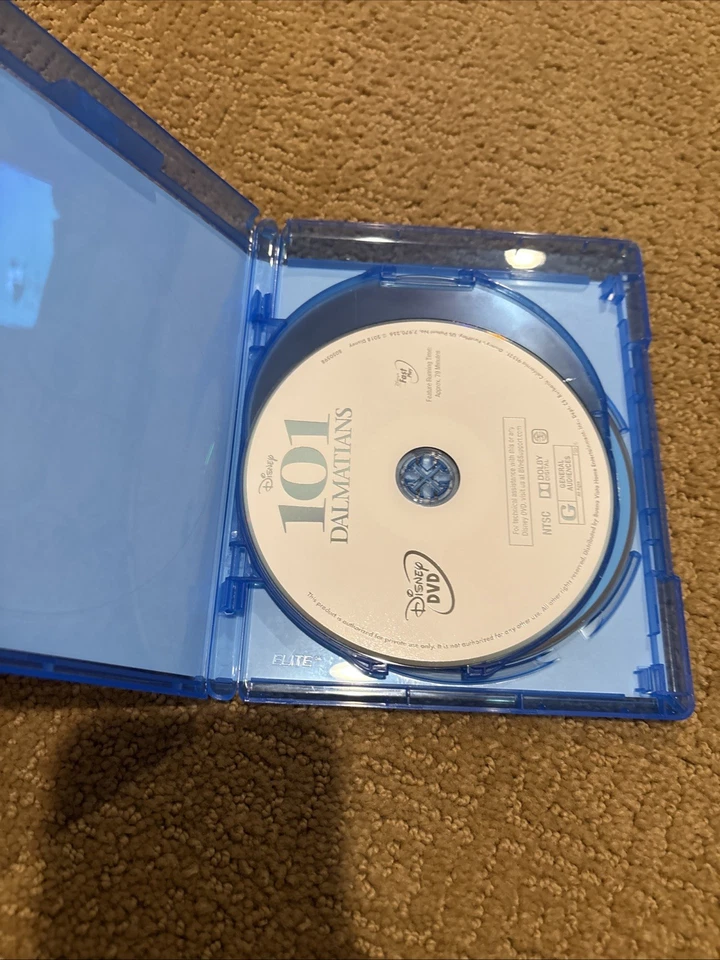 101 Dalmatians (Blu-ray/DVD) Limited Disney Movie Club + 101 Dalmatians II - Image 2 of 4