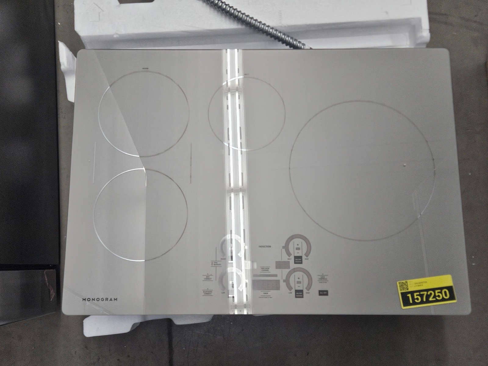 GE Monogram ZHU30RSTSS 30" Stainless 4 Zone Induction Cooktop NOB #157250