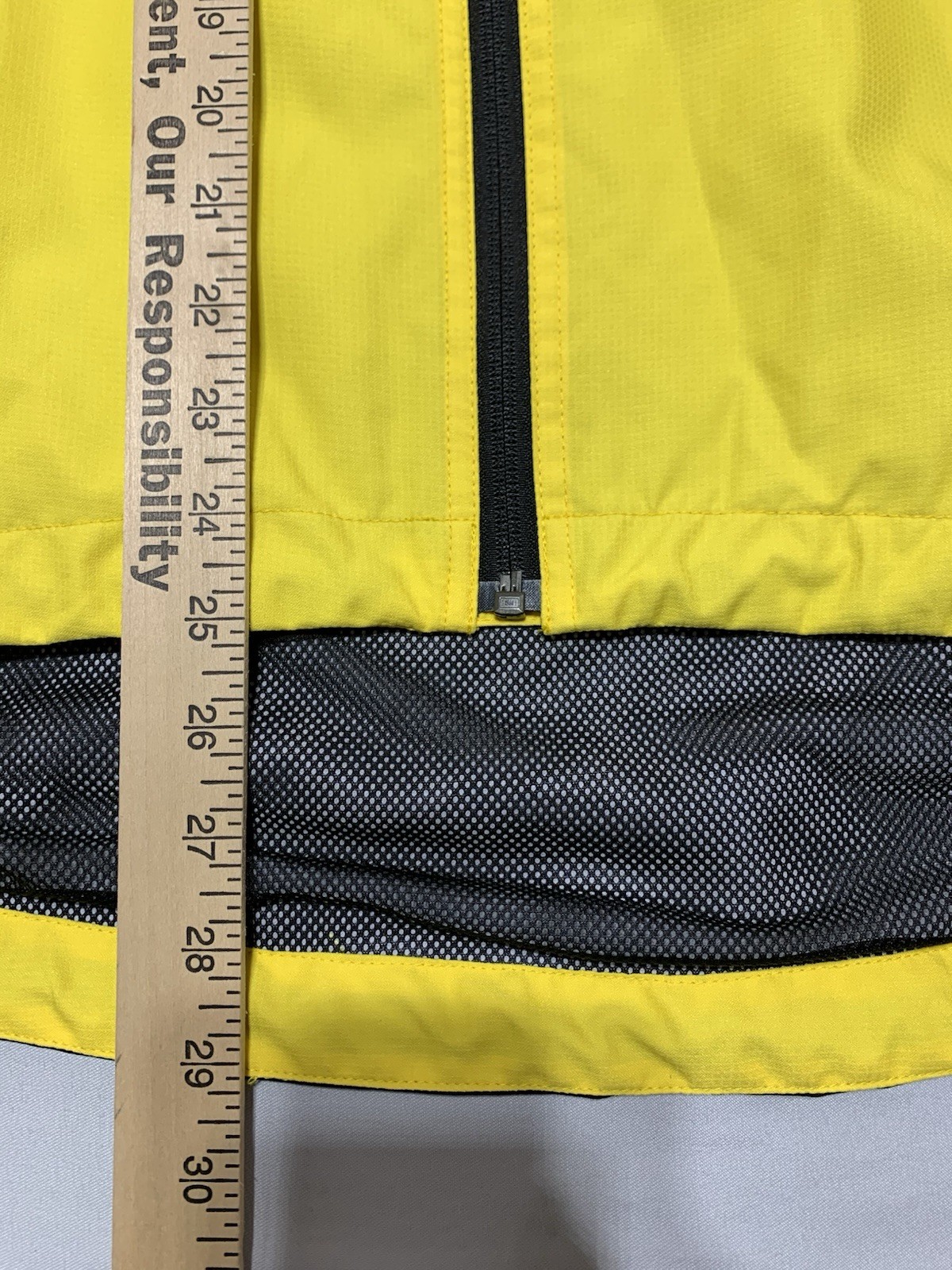 Runners World Windstopper Softshell Jacket Remova… - image 10