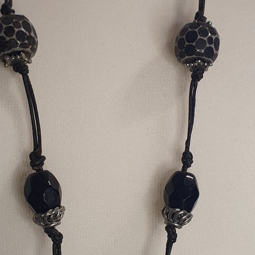 Y Shaped Long Beaded Necklace Bohemian Mixed Materials wood, acrylic, brass - Picture 5 of 8