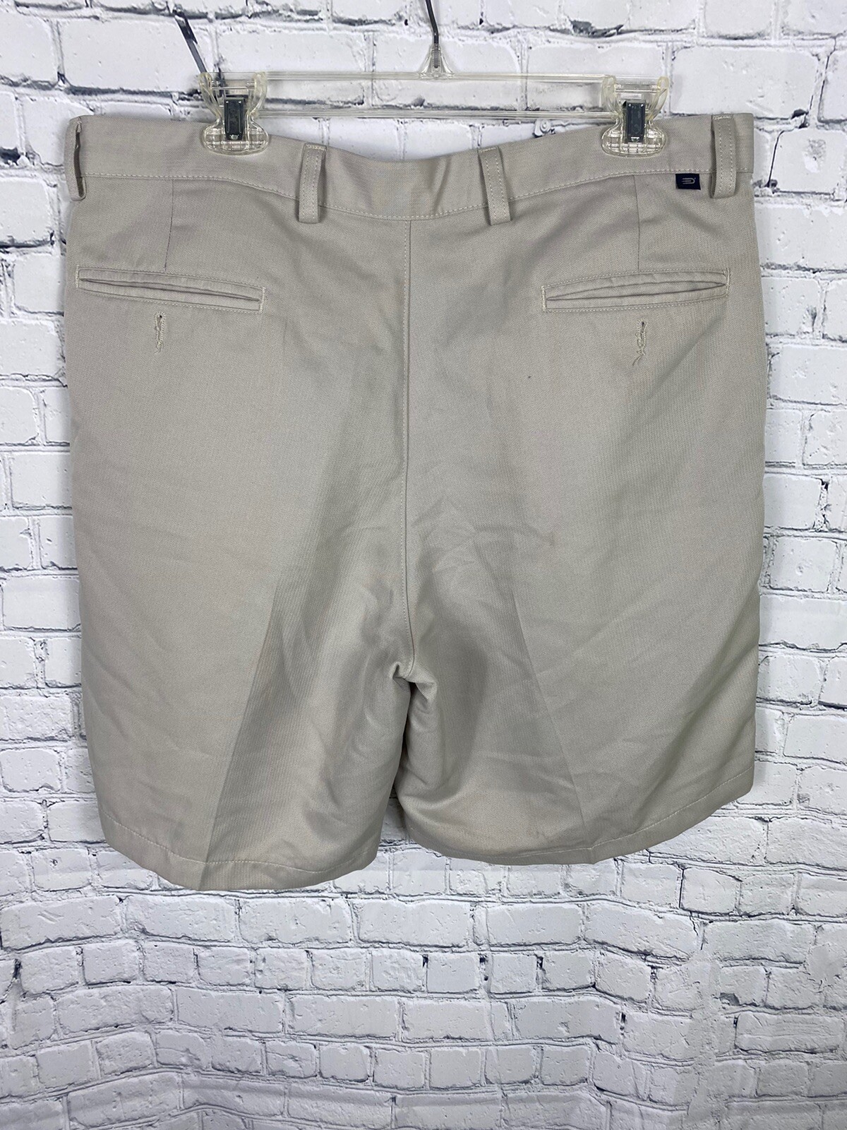 Dockers Golf Mens Shorts Pleated Khaki Beige Size 36 Gem