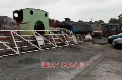 FOTO EISENBAHN TEILE IN OSWESTRY EIN LOKFÜHRERHAUS UND EIN SATTELPANZER AR