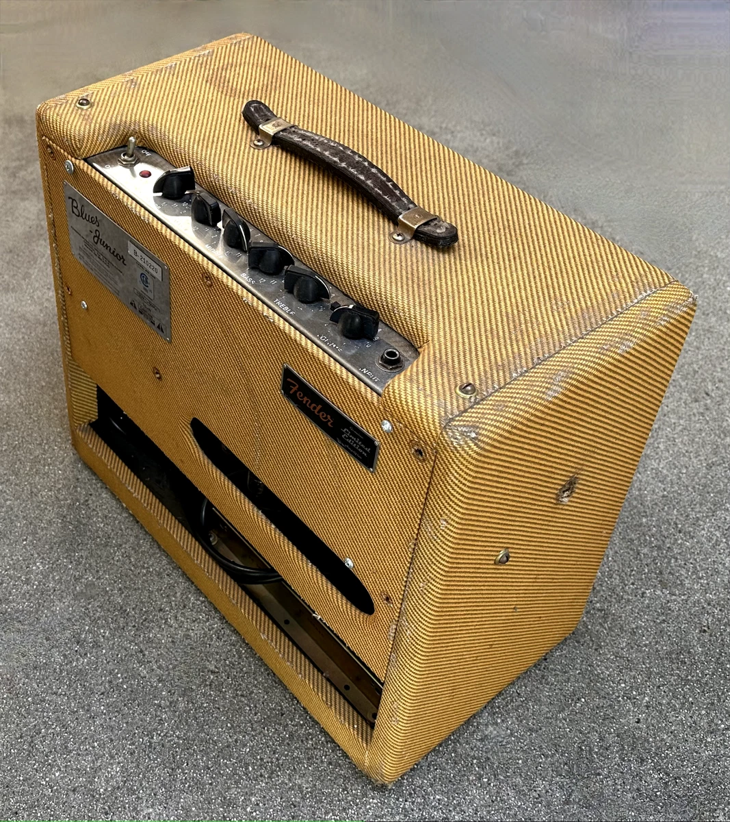 Fender Blues Junior Tweed Relic Edition Hot Rod Series 15 Watt 